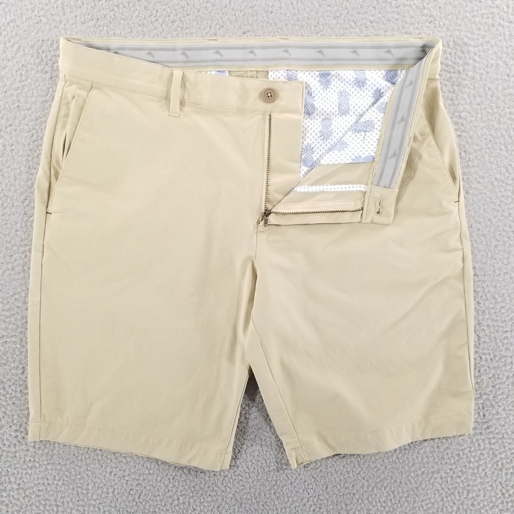 Tommy Bahama Shorts Mens 35 Beige Chip Shot Golf Ripstop Performance Chino